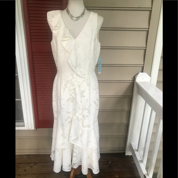 ANTONIO MELANI Dresses & Skirts - Antonio Melani Ivory Floral Embossed Dress 8